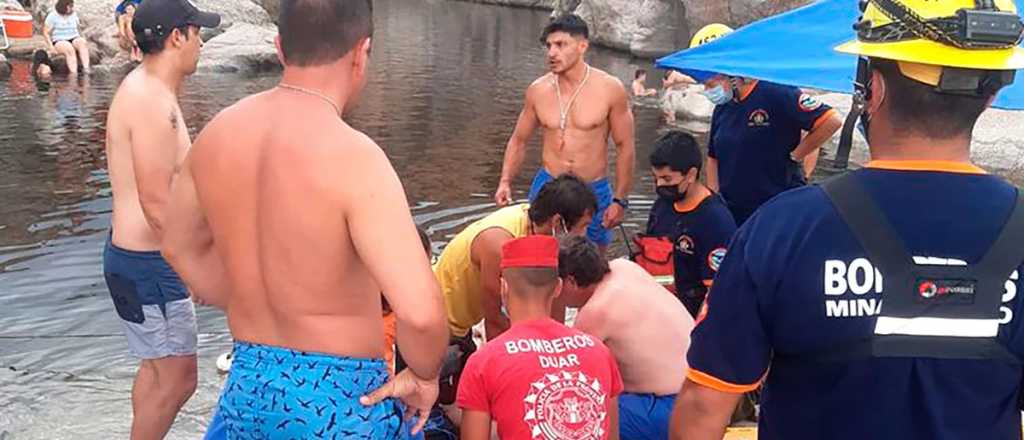 Tragedia en Mina Clavero: murió luego de hacer un clavado en el río