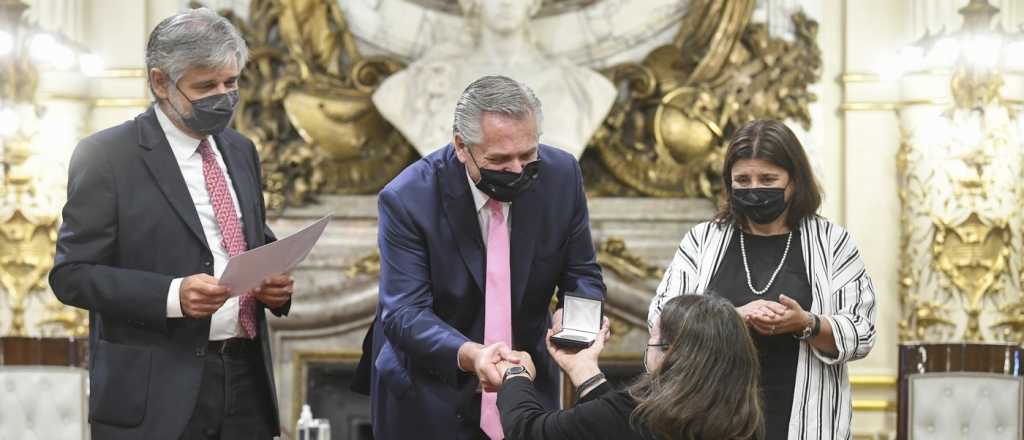 Alberto dijo que el Gobierno "busca poner en valor a los científicos argentinos"