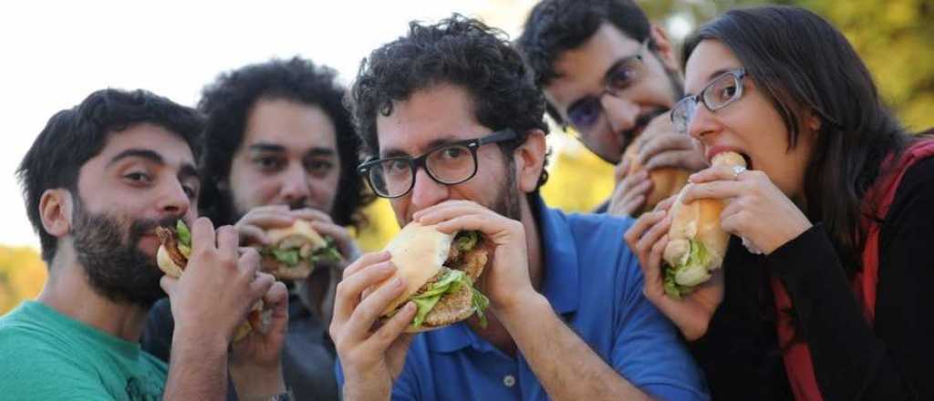 ¿Cómo preparar un súper sándwich de milanesa de pollo?