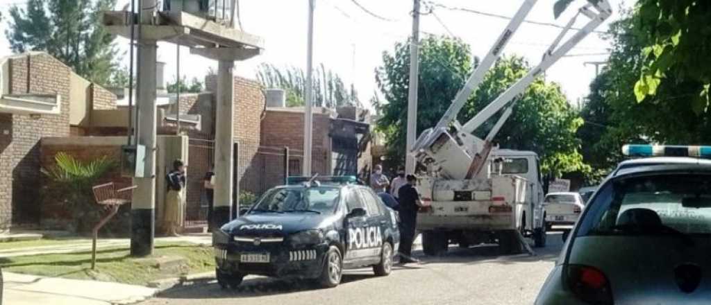 Un operario está grave tras caer de una máquina en Tunuyán