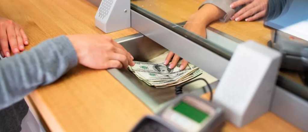 Un banco deberá convertir a dólares una indemnización sin impuestos