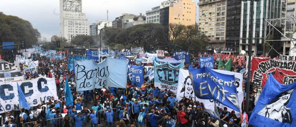 Movimientos sociales marcharán para apoyar al Gobierno ante al FMI