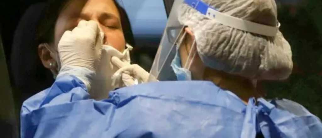 Mendoza reconoce tensión en el sistema de salud pero dice que está estable