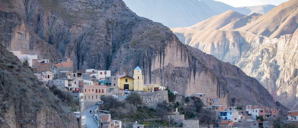 El mágico pueblo salteño que cuelga de la montaña