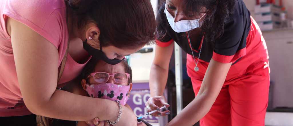 Covid: bajaron los contagios en la última semana en Mendoza