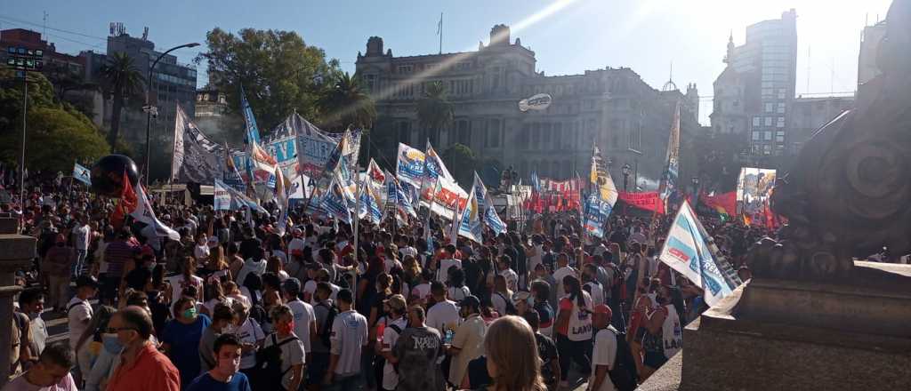 El kirchnerismo marchó contra la Corte Suprema