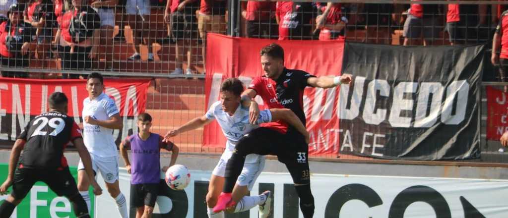 Godoy Cruz pagó caro los errores y cayó ante Colón