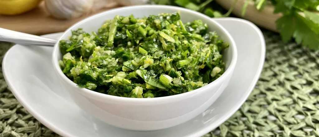 La manera más sencilla y económica de preparar salsa gremolata