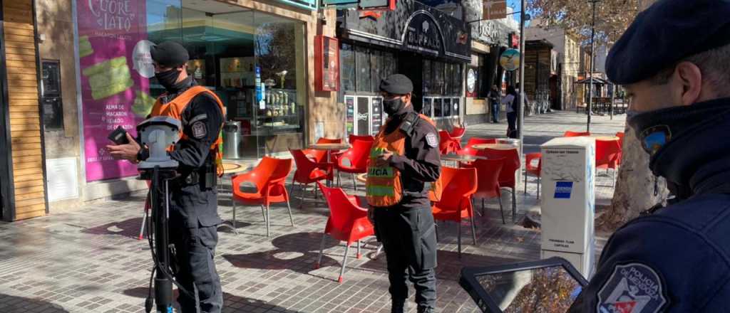 Intensos controles policiales en diversos puntos de Mendoza