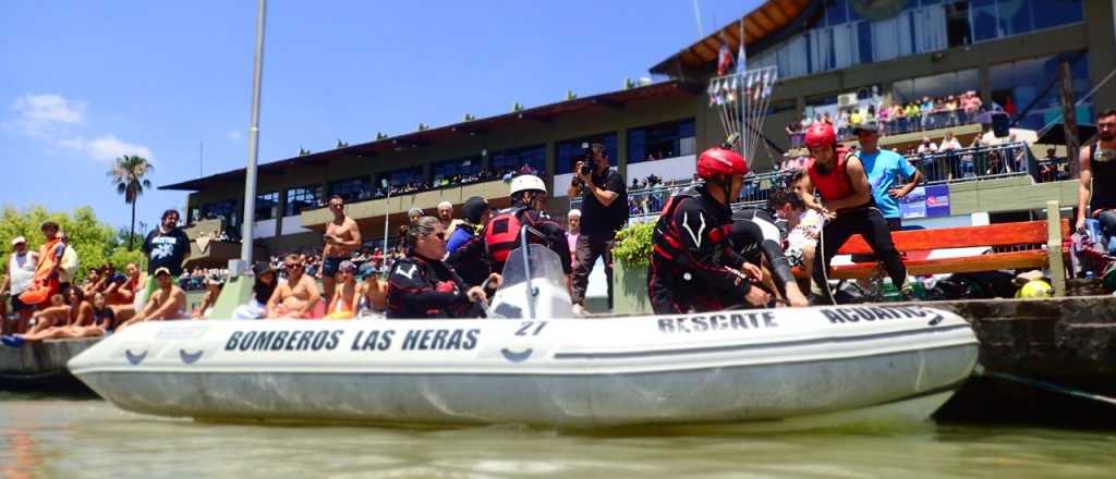 Gran show en el Lago del Parque para celebrar la Regata Internacional Vendimia