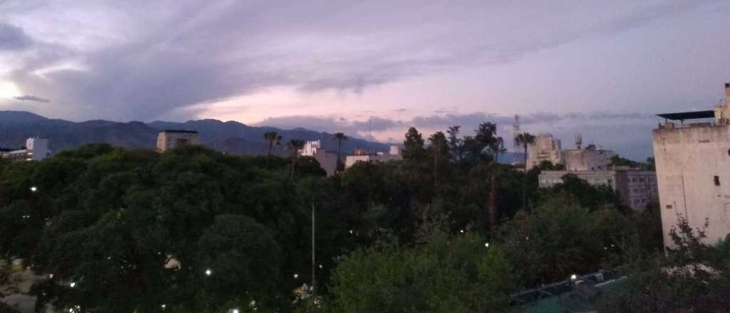 Cielo nublado en Mendoza para el Carrusel de las reinas