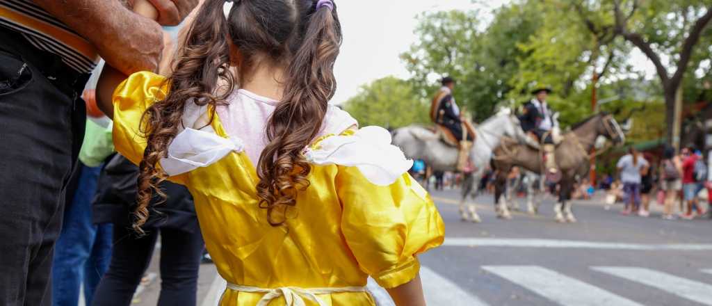 De las "mini reinas" al color de los carros: imágenes del Carrusel