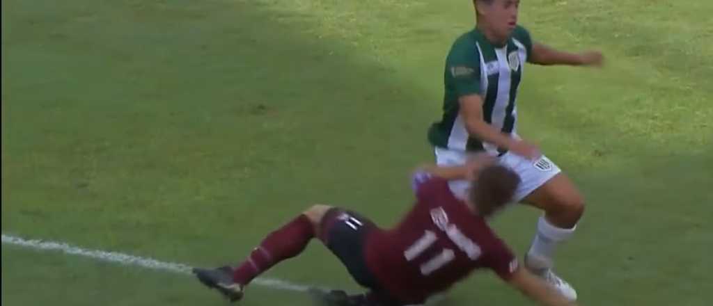 Insólita jugada: un jugador quebró sin querer a otro y lo echaron