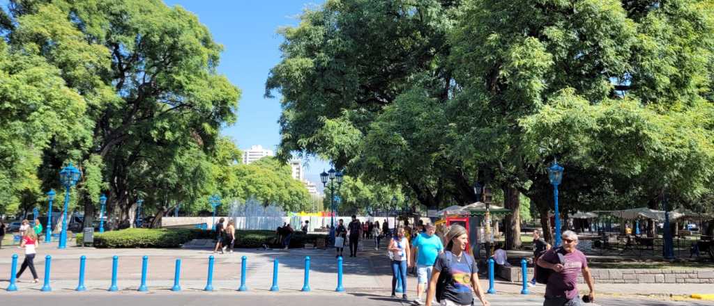 Sábado agradable y despejado: cuándo llegaría el viento Zonda