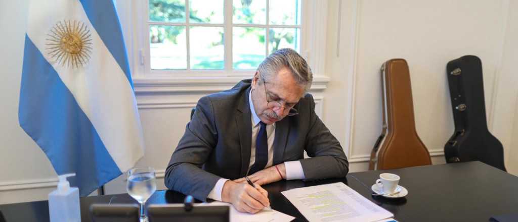 El Gobierno promulgó la ley que lo autoriza a firmar el acuerdo con el FMI