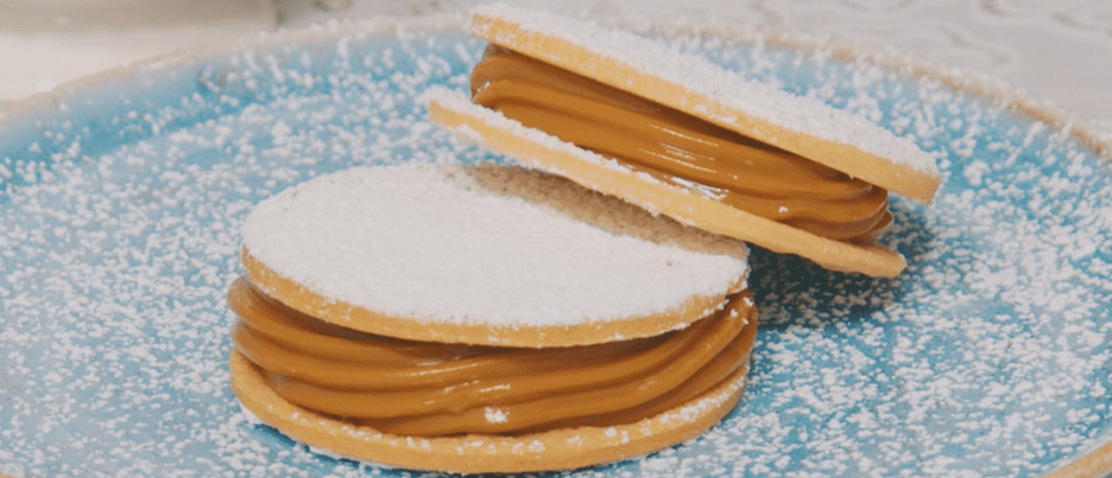 Alfajores peruanos con dulce de leche argentino