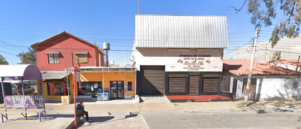 Incendió una fábrica de escobas en Godoy Cruz y quedó filmado