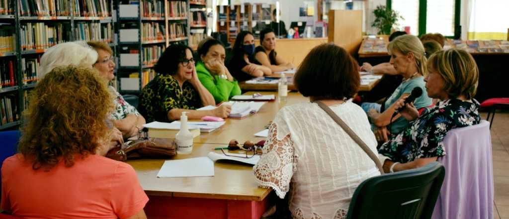 Un recital y un taller de fotografía llegan a la Biblioteca Alberdi de Luján