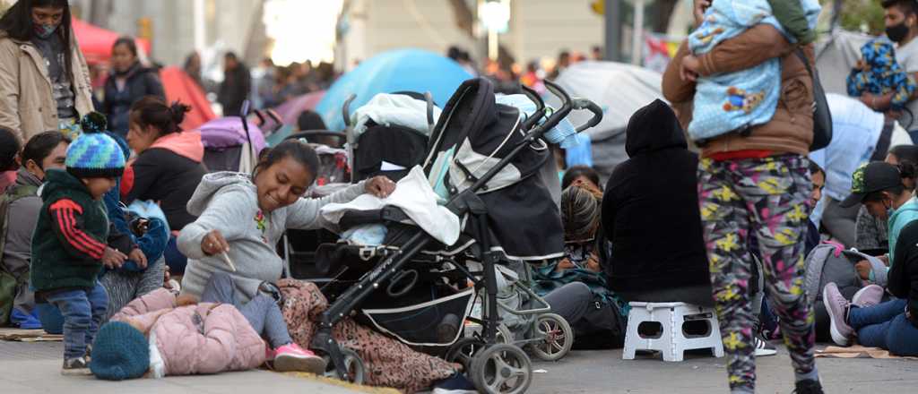 El Gobierno no quitará los planes sociales a quien corte las calles 