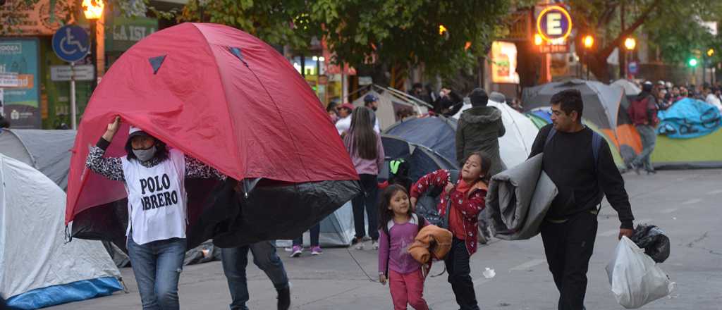 En Mendoza "la temperatura social se está calentando"