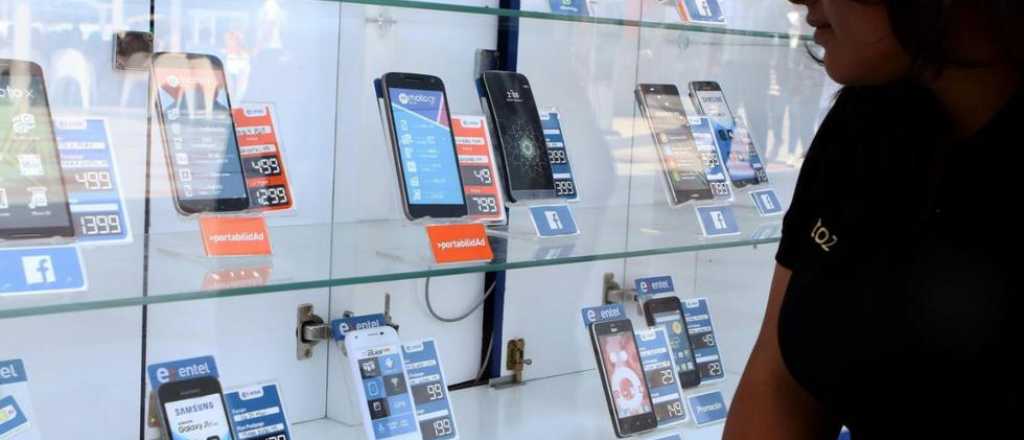 Relanzan venta de celulares en 18 sin interés y con descuento de 35%