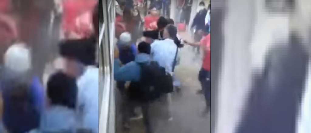 Video: pelea a la salida de una escuela en Tupungato