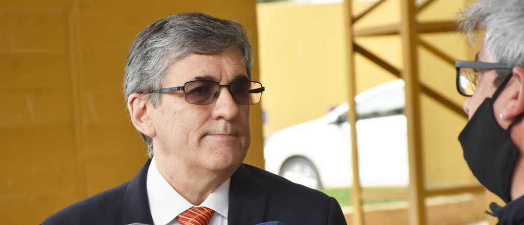 El ministro pampeano hizo su descargo tras el polémico caso de corrupción 