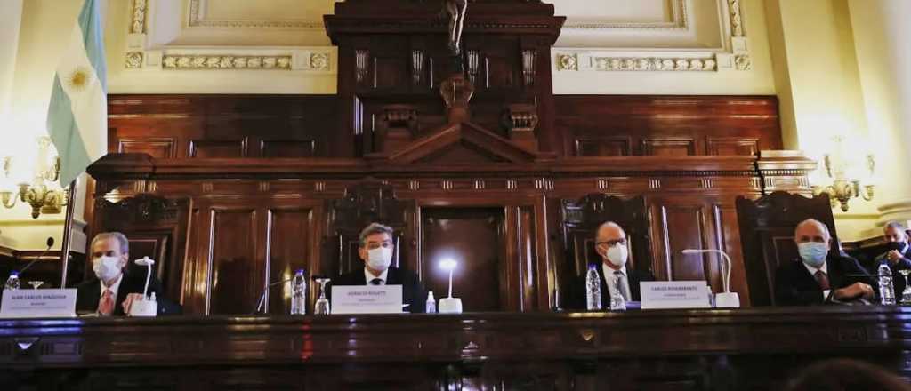 El Gobierno no descarta llevar a juicio político a los integrantes de la Corte