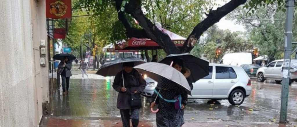 Lunes frío y lluvioso en Mendoza: podría nevar en algunos departamentos