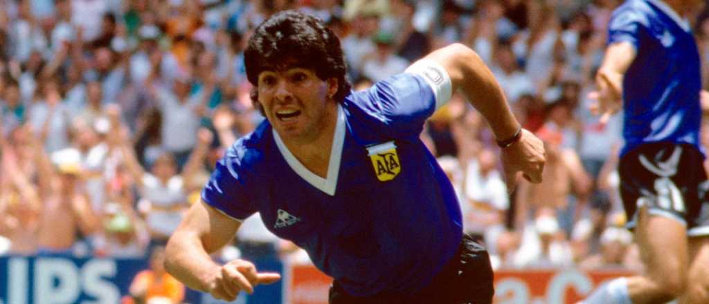 Empezó la subasta de la camiseta de Maradona y esperan batir un récord