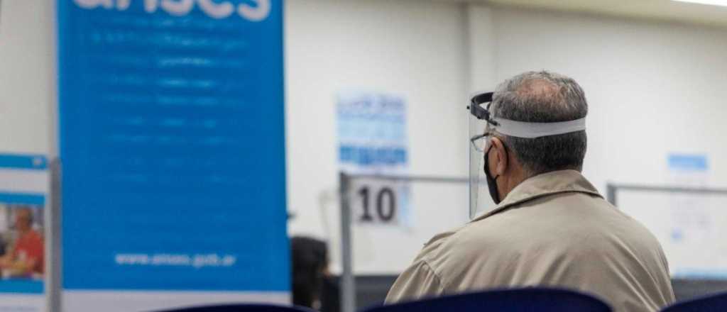 Bono, asignaciones y refuerzo: quiénes cobran este viernes