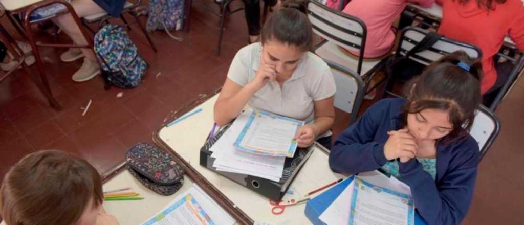 El viernes 8 cobrarán el retroactivo de julio docentes y celadores