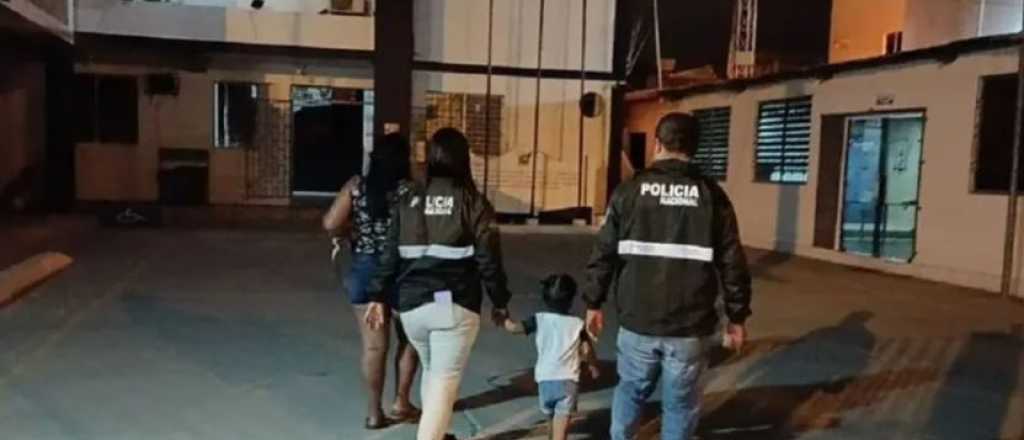 Una mujer puso a su hija a la venta en Facebook y fue detenida