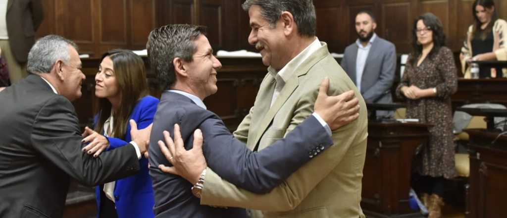 Juraron los nuevos 24 diputados mendocinos que asumirán el 1° de mayo