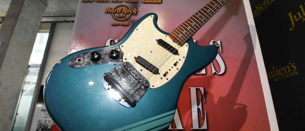 Subastarán otra guitarra de Kurt Cobain, el líder de Nirvana