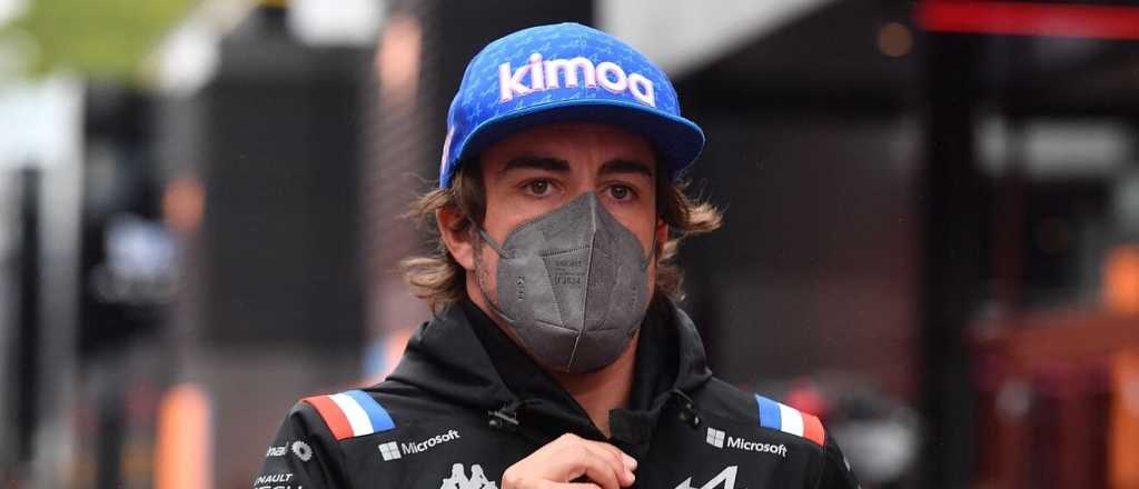 Alonso habló con el jefe de otra escudería y despertó rumores 