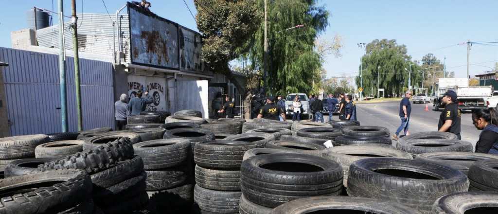 Secuestraron más de 1.700 cubiertas y clausuraron dos gomerías en Godoy Cruz