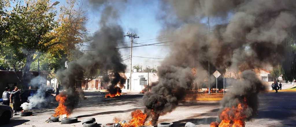 Gomerías de Godoy Cruz piden que les devuelvan cubiertas secuestradas