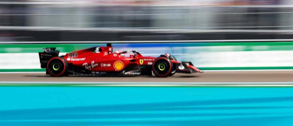 Todo de Ferrari: Leclerc se quedó con la pole y Sainz largará segundo