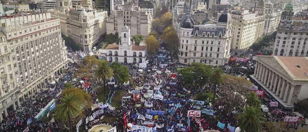 La marcha piquetera copó Plaza de Mayo en reclamo por planes y trabajo