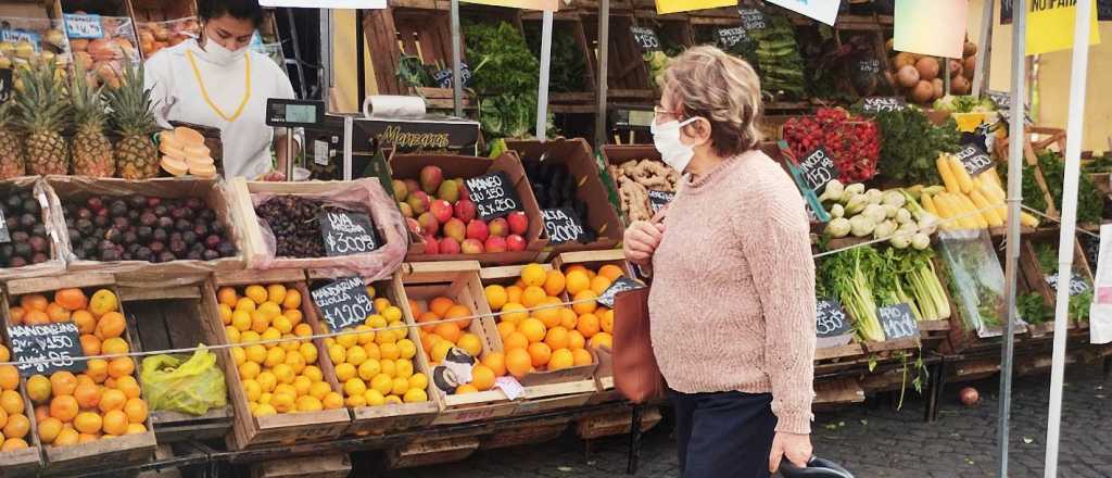 La inflación interanual fue de 60,7%, la más alta en 30 años en Argentina 