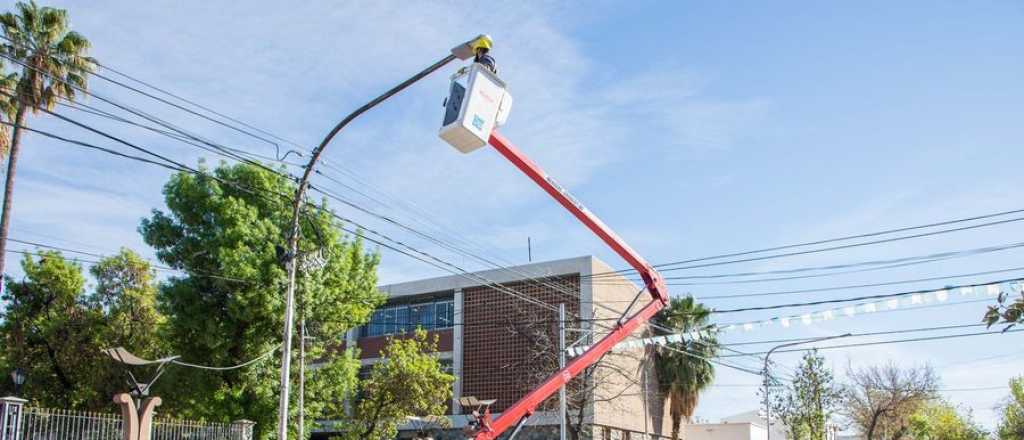 San Martín inauguró luces LED y presentó nuevos vehículos