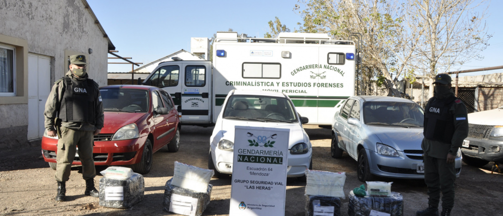 Dos detenidos por recibir en Mendoza encomiendas con 17 kilos de cocaína