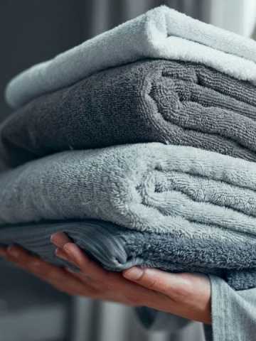 Trucos para quitar el olor a humedad de las toallas de baño