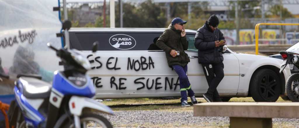 Así fue el multitudinario velatorio de El Noba