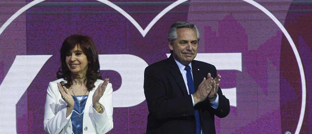 Alberto y Cristina, en actos separados por el Día de la Bandera