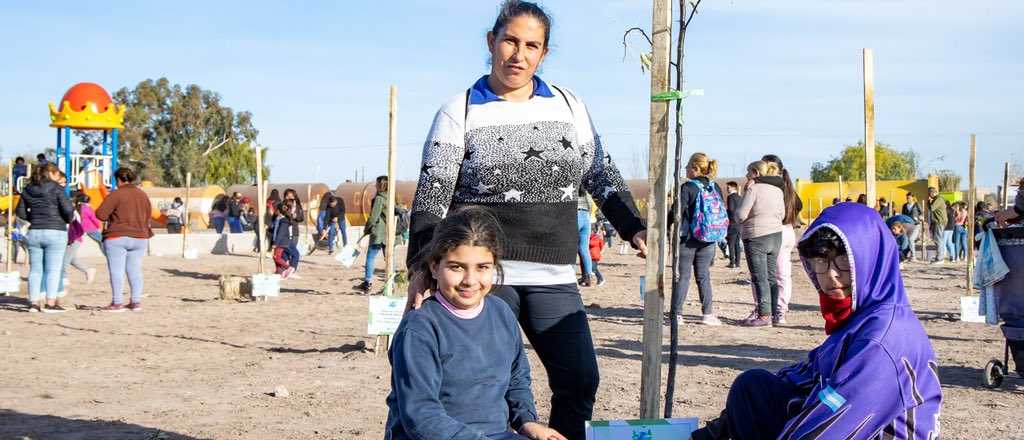 Maipú plantó cientos de árboles en el Parque de la Familia