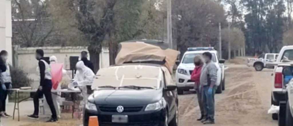 Dio a luz en su casa en La Pampa y apuñaló a su bebé