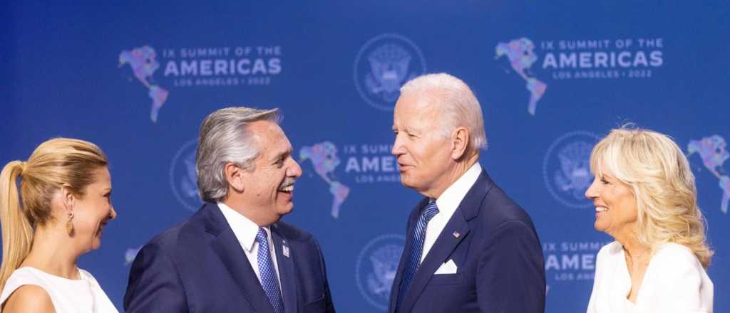 Video: Alberto le mostró a Biden una foto de su hijo Francisco desde el celular