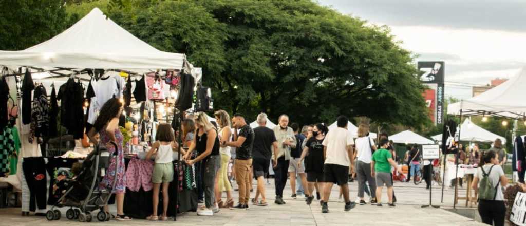 El Parque Central se llena de color con la Feria de Diseño Libre "Otoño 11"